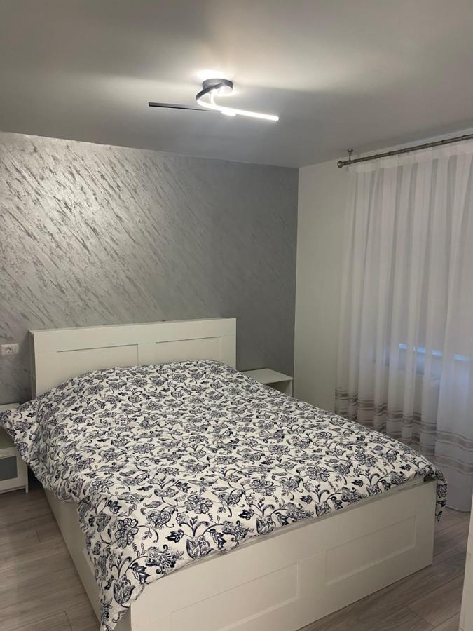 Apartament Incantator In Роман Экстерьер фото